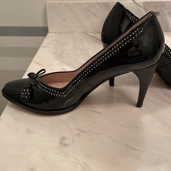 Clarks Narrative Black patent  Stack Heels with black & White bobbles size 51/2 - Picture 7 of 9